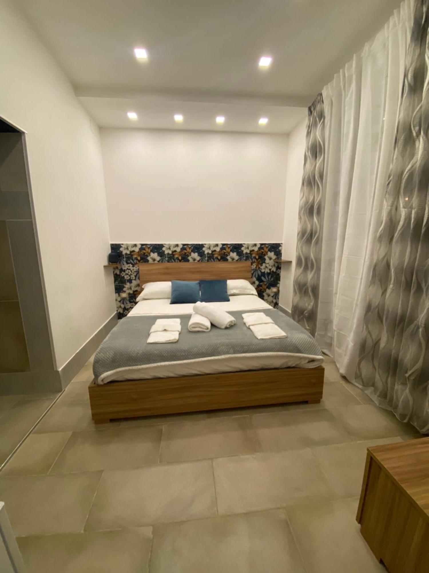 Pippo'S Suite Napoli Bagian luar foto