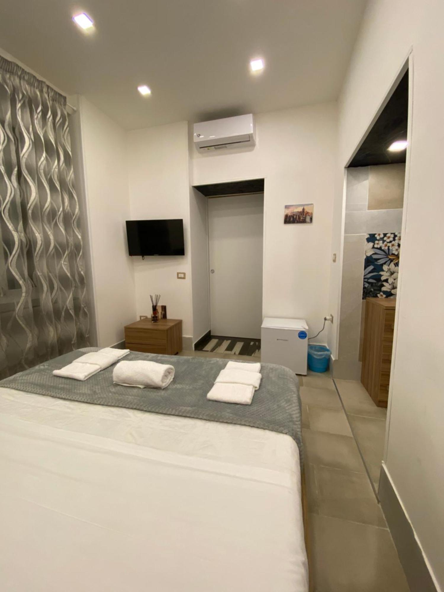 Pippo'S Suite Napoli Bagian luar foto