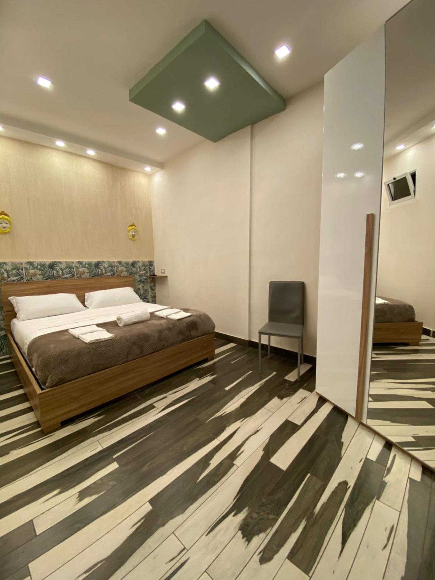 Pippo'S Suite Napoli Bagian luar foto